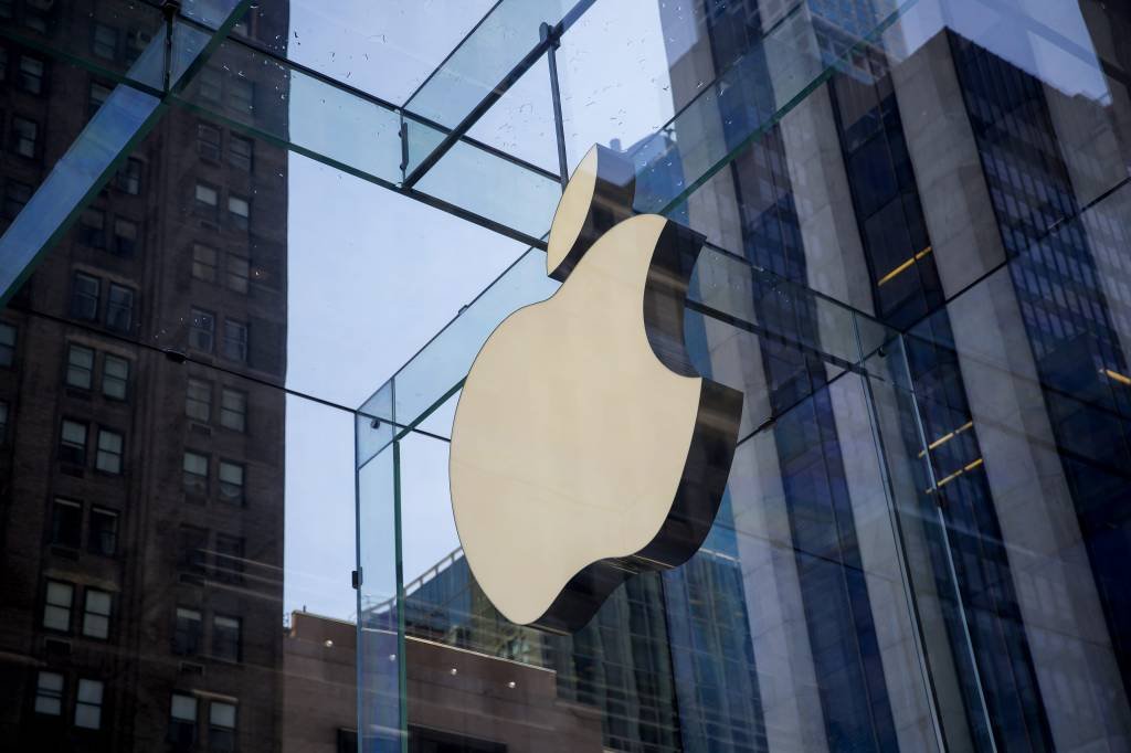 Wall Street perde fôlego, mas Apple atinge valor de US$800 bi