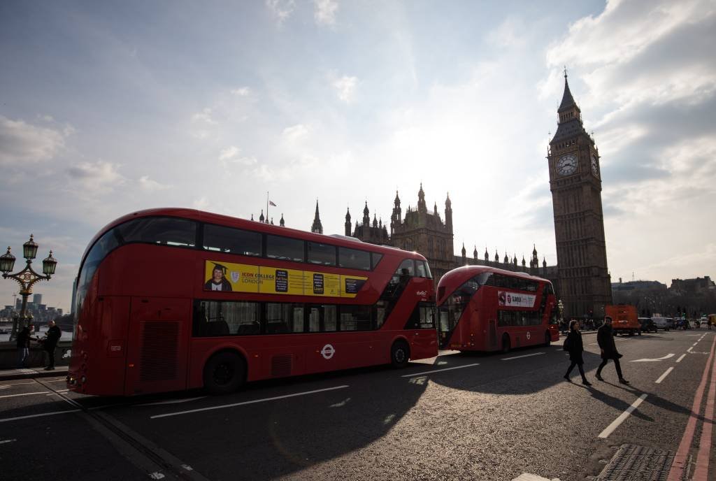 Londres iniciará primeiros testes de ônibus sem motorista