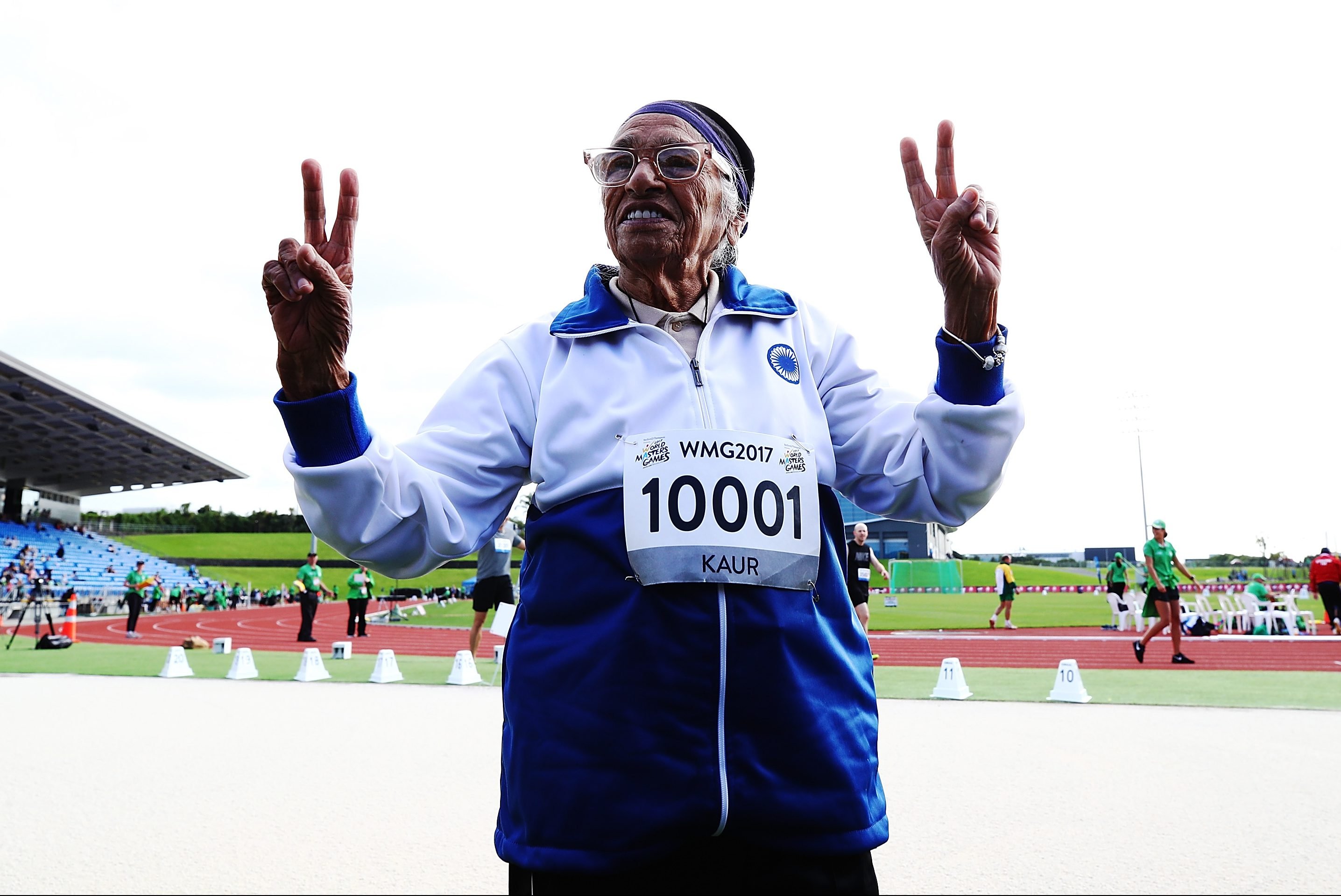 Atleta de 101 anos leva o ouro em inusitada prova de 100 metros