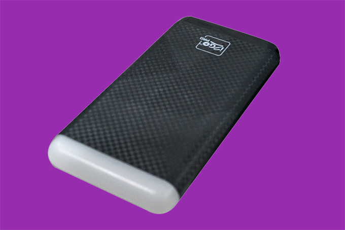 Bateria portátil I2GO oferece até quatro recargas no smartphone