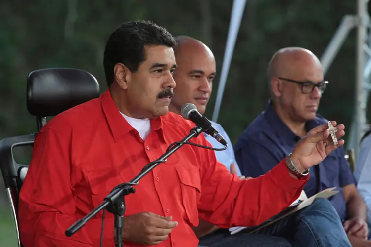 Maduro: Maduro, que conta com o apoio dos militares e do núcleo radical do chavismo, denuncia a nova onda de protestos como uma tentativa de derrubá-lo (Miraflores Palace/Reuters)