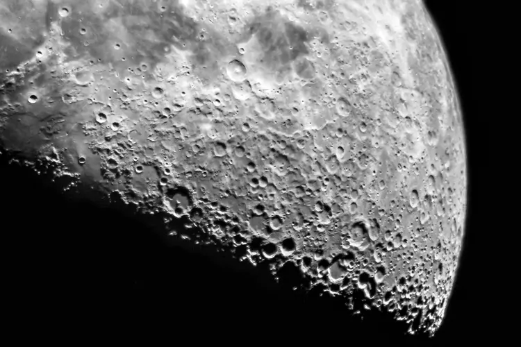 Lua: a sacola tem restos de pó lunar e de fragmentos de pedras (photofxs68/Thinkstock)