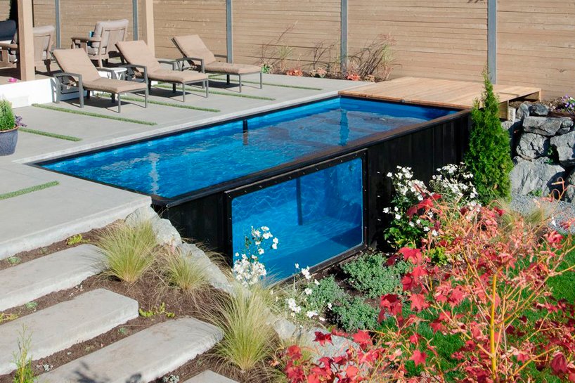 Esta piscina aquecida é feita com containers