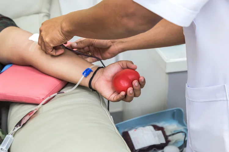 Doação de sangue: segundo um levantamento do Ministério da Saúde, em 2016, apenas 1,6% da população brasileira doou sangue (iStock/Thinkstock)