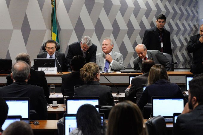 CCJ do Senado aprova texto sobre abuso de autoridade