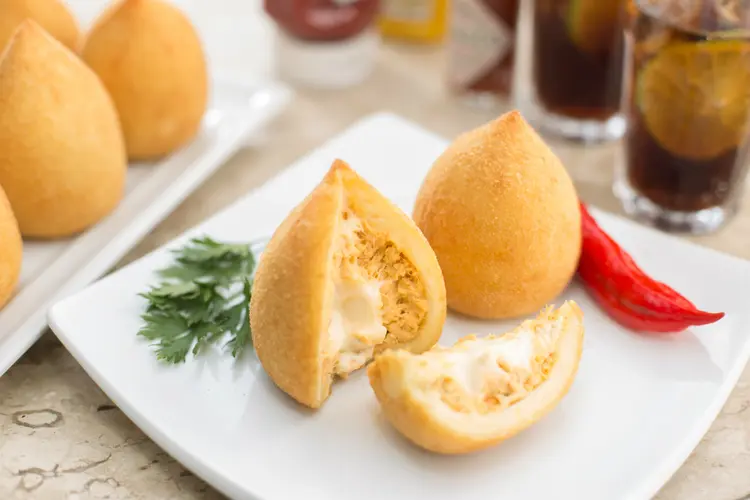 Coxinha cremosa da Sodiê Salgados, com 150g: Sodiê Doces irá inaugurar uma nova unidade de negócios, focada nos quitutes (Antônio Dantas/Sodiê Salgados/Divulgação)