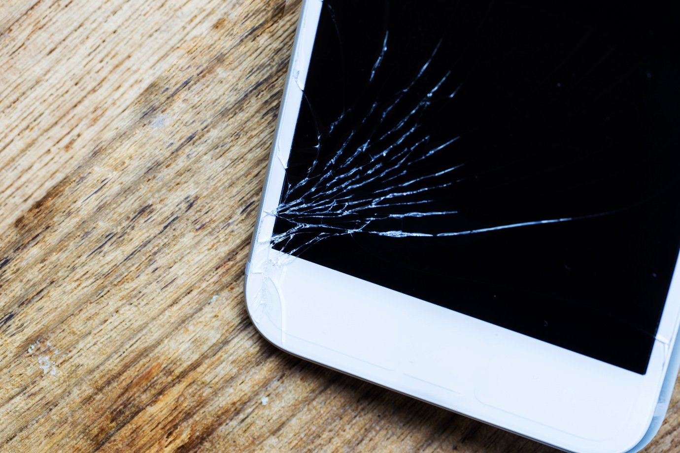 Material criado para tela de celular se autorregenera em 24 horas