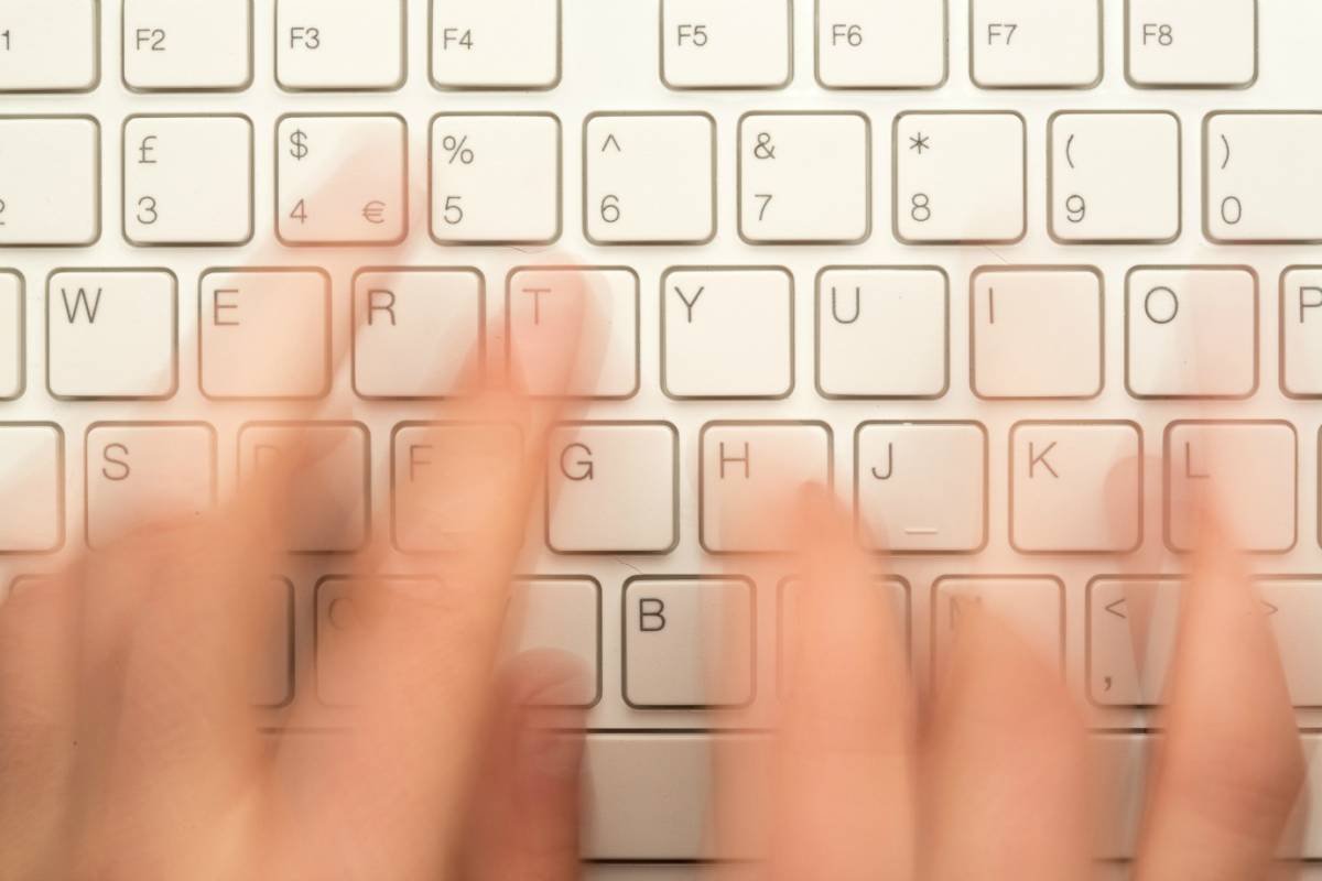 esses dois sites vão te ensinar a digitar mais rápido no teclado
