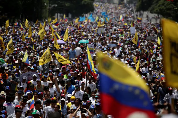 Venezuela: a OEA analisará um possível encontro de chanceleres em meio aos protestos que sacodem o país (Carlos Garcia Rawlins/Reuters)