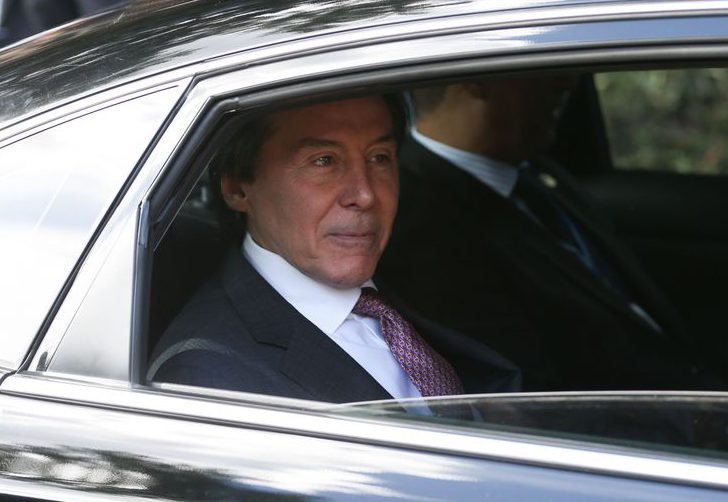 Presidente do Senado permanece internado em São Paulo