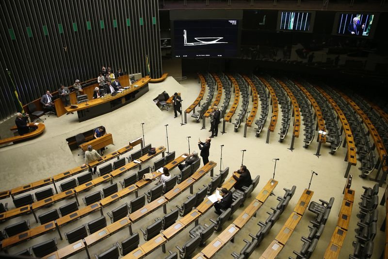 Câmara retoma debate da reforma política na semana que vem