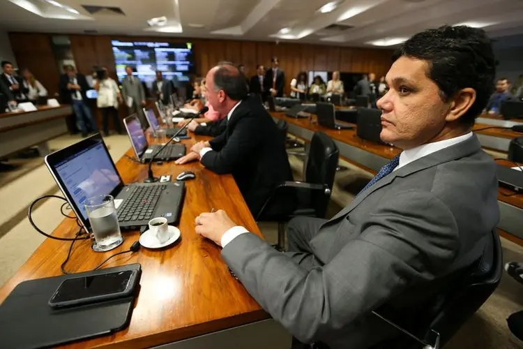 O relator da proposta de reforma trabalhista, senador Ricardo Ferraço, durante audiência pública na Comissão de Assuntos Econômicos (CAE) do Senado sobre a reforma trabalhista  (Marcelo Camargo/Agência Brasil/Agência Brasil)