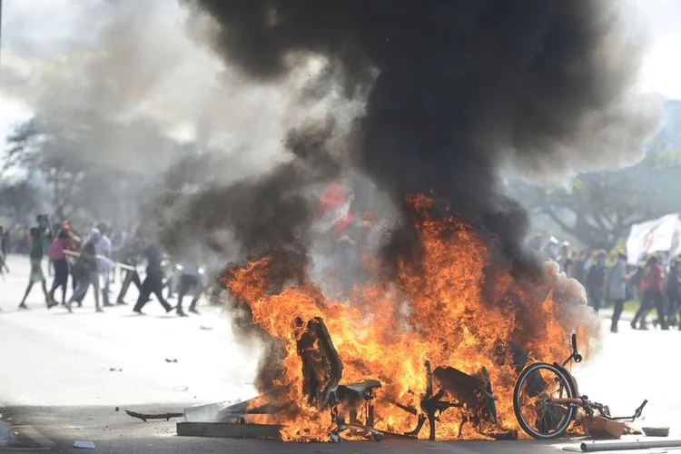 Protestos: depois que tiver todo o levantamento, a AGU irá ajuizar ação que vai cobrar o ressarcimento (Marcello Casal Jr/Agência Brasil/Agência Brasil)