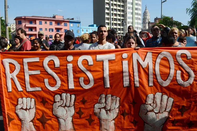 São Paulo - Manifestação dos moradores e comerciantes da região da Luz contra ações dos últimos dias promovidas pela Prefeitura de São Paulo e pelo governo do estado na região da Cracolândia (Rovena Rosa/Agência Brasil)
