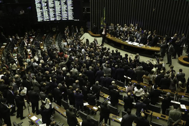 Brasília - Deputados discutem no Plenário da Câmara após governo determinar reforço de tropas federais para proteger Esplanada (Fabio Rodrigues Pozzebom/Agência Brasil/Agência Brasil)