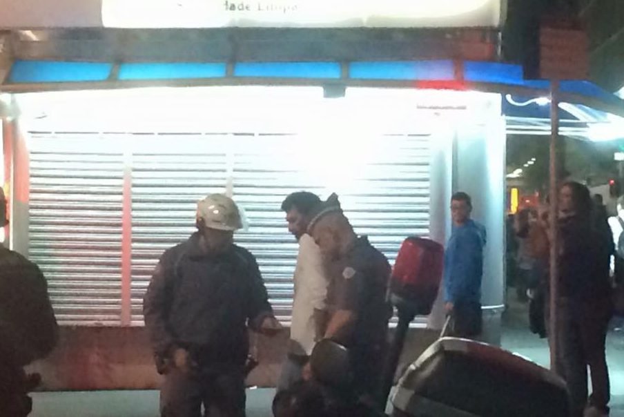 Ativistas são presos após conflito com grupo anti-imigração em SP