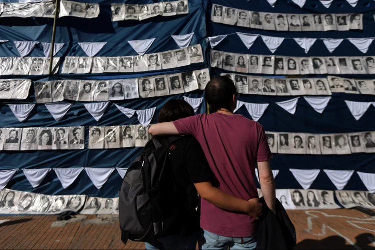 Homenagem: a ex-presidente também recebeu o prêmio Rodolfo Walsh "por seu exemplo de trajetória político-acadêmica" (Marcos Brindicci/Reuters)