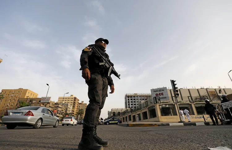 Policial no Egito: outros 18 foram declarados inocentes das acusações (Mohamed Abd El Ghany/Reuters)