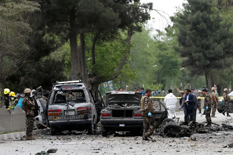 Ataque no Afeganistão: explosão aconteceu às 7h45 (horário local, 0h55 de Brasília), no Distrito Policial 9, no centro da capital afegã (Omar Sobhani/Reuters)