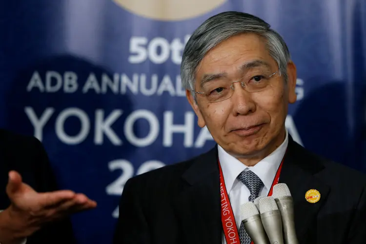 Haruhiko Kuroda: "é um desafio para os bancos centrais alcançar suas metas de estabilidade de preços de maneira oportuna" (Issei Kato/Reuters)