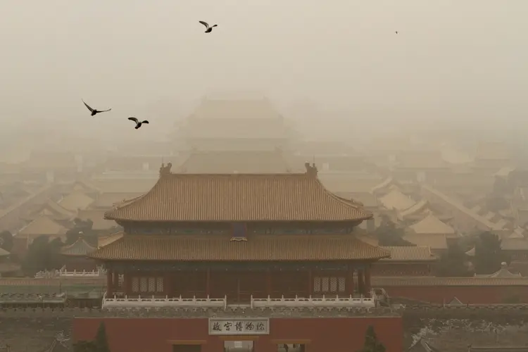 Tempestade de Poeira na China: Pequim e localidades tão distantes quanto o remoto nordeste chinês serão afetados durante ao menos 24 horas (Foto/Reuters)