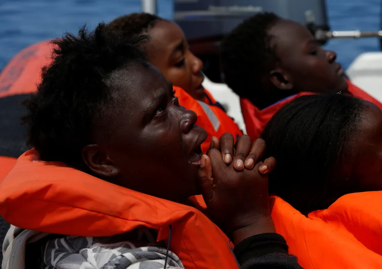 Migrantes resgatados: 43 mil imigrantes e refugiados chegaram à Europa pelo Mediterrâneo neste ano (Darrin Zammit Lupi/Reuters)