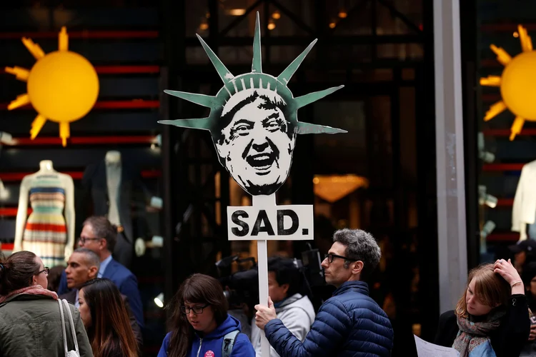 Protesto em NY: Ele contradiz tudo os que os Estados Unidos representam em termos de inclusão e coexistência pacífica", disse um dos manifestantes (Mike Segar/Reuters)