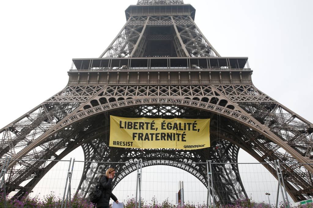 Paris: o protesto mostra a rejeição da ONG ao partido da candidata de extrema-direita das eleições francesas (Gonzalo Fuentes/Reuters)