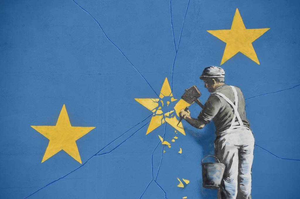 Novo mural de Banksy aparece na cidade inglesa de Dover