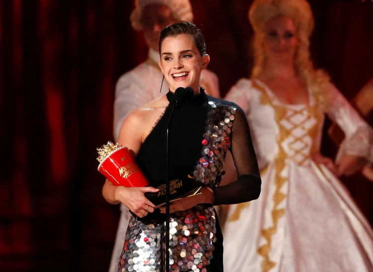 Emma Watson recebe prêmio da MTV Awards (Mario Anzuoni/Reuters)