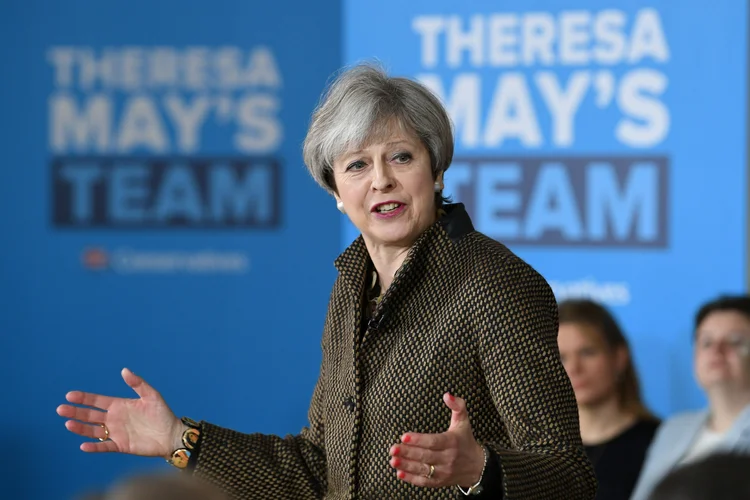 May: a primeira-ministra inglesa informou que a Polícia trata o fato na Manchester Arena como um "atroz ataque terrorista" (Stefan Rousseau/Reuters)