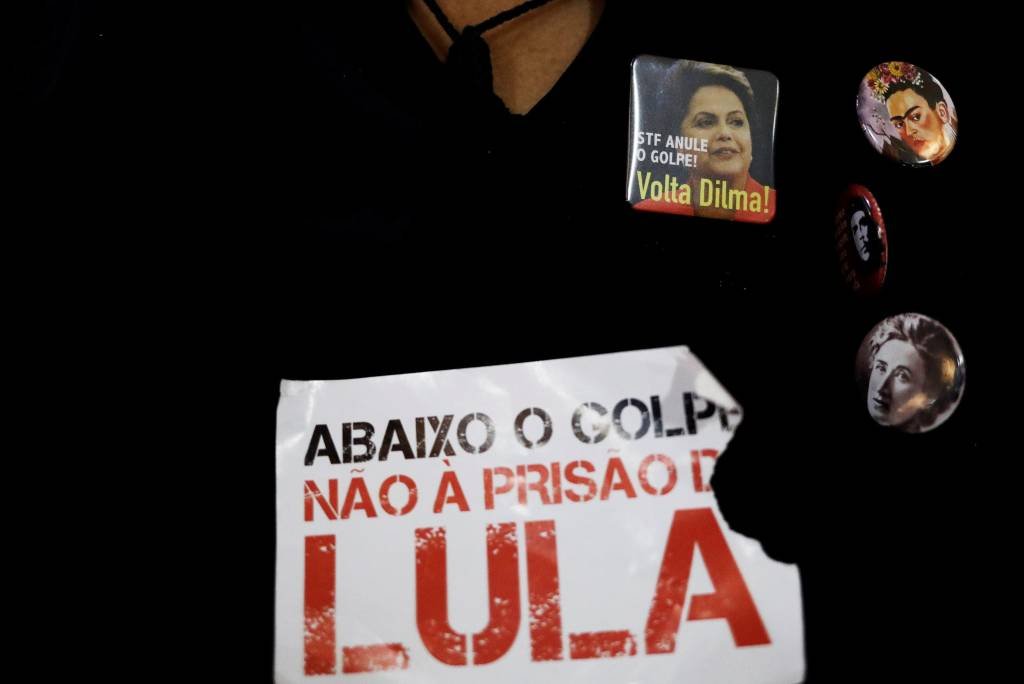 Movimentos de sem-terra invadem fazendas em ações pró-Lula