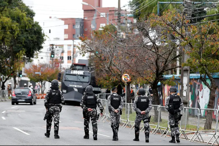 Curitiba: Lula deve chegar em Curitiba, na manhã desta quarta, vindo de São Paulo (Rodolfo Buhrer/Reuters)