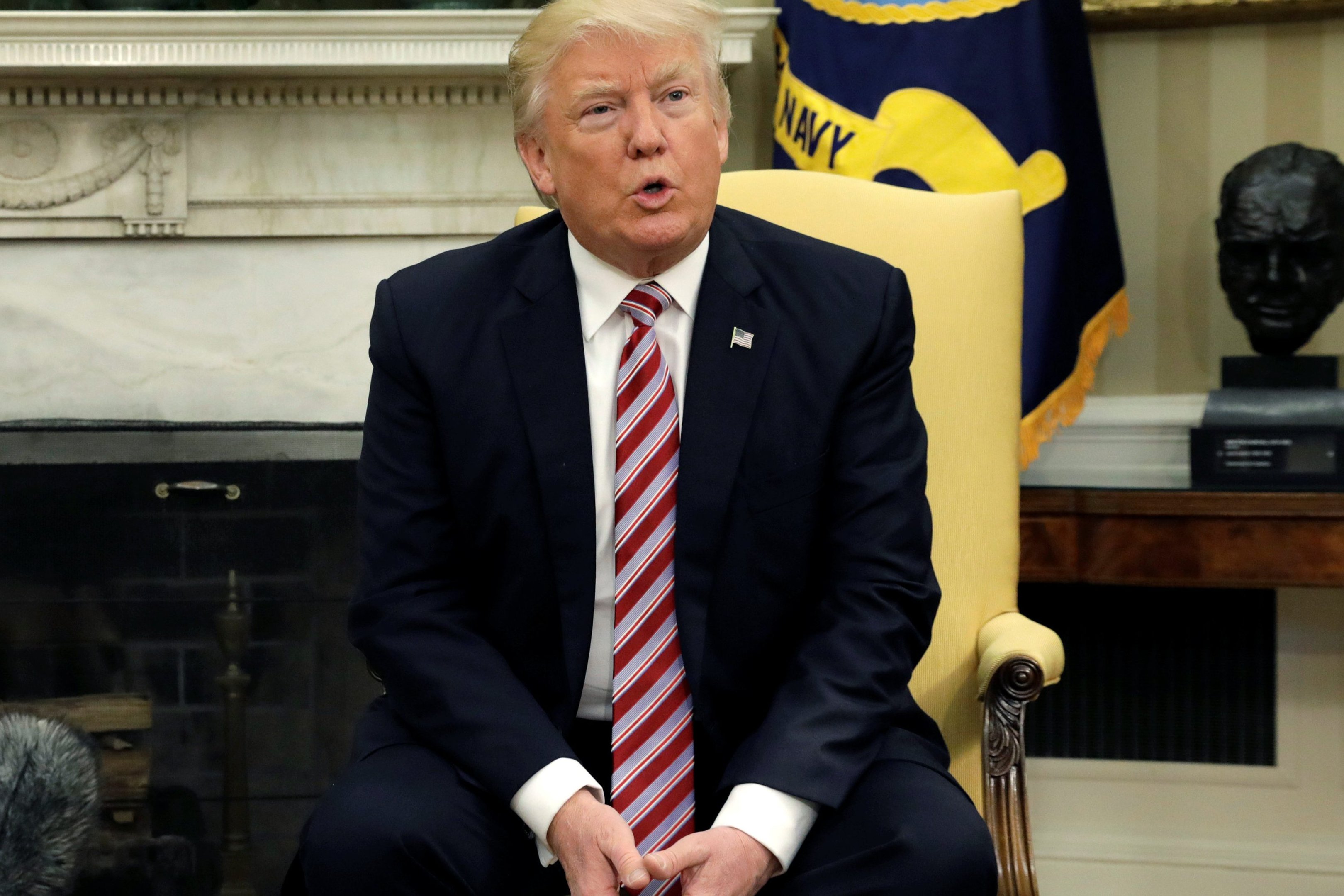 Senado dos EUA pede explicação sobre conversa de Trump com Lavrov