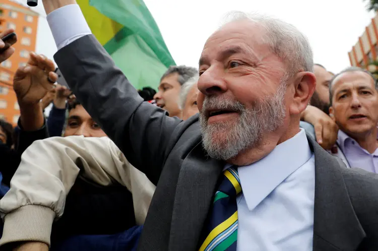 Lula: segundo jornal, Maia tenta obter a bênção de Lula para a negociação de um acordo suprapartidário (Nacho Doce/Reuters)