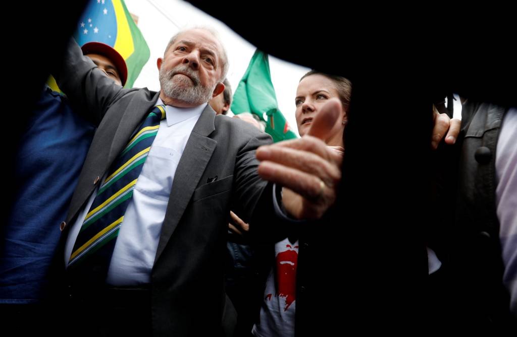 Cinco horas depois, termina depoimento de Lula a Moro