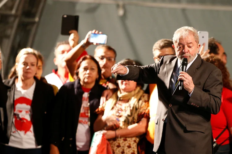 Lula: acervo de e-mails reforça o depoimento do empresário como réu na ação penal do caso tríplex (Rodolfo Buhrer/Reuters)