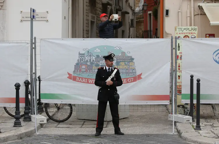 Reunião em Bari: "Os americanos são livres para eleger sua política. Mas espero que essa política se integre no contexto internacional" (Alessandro Bianchi/Reuters)