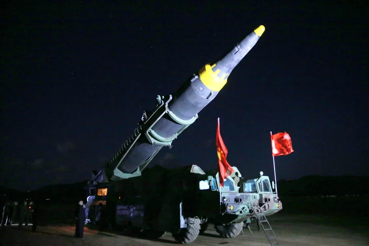 Coreia do Norte: Este é o nono teste do tipo em 2017 e o terceiro desde que o presidente sul-coreano Moon Jae-in assumiu o cargo de presidente da Coreia do Sul (KCNA/Reuters)
