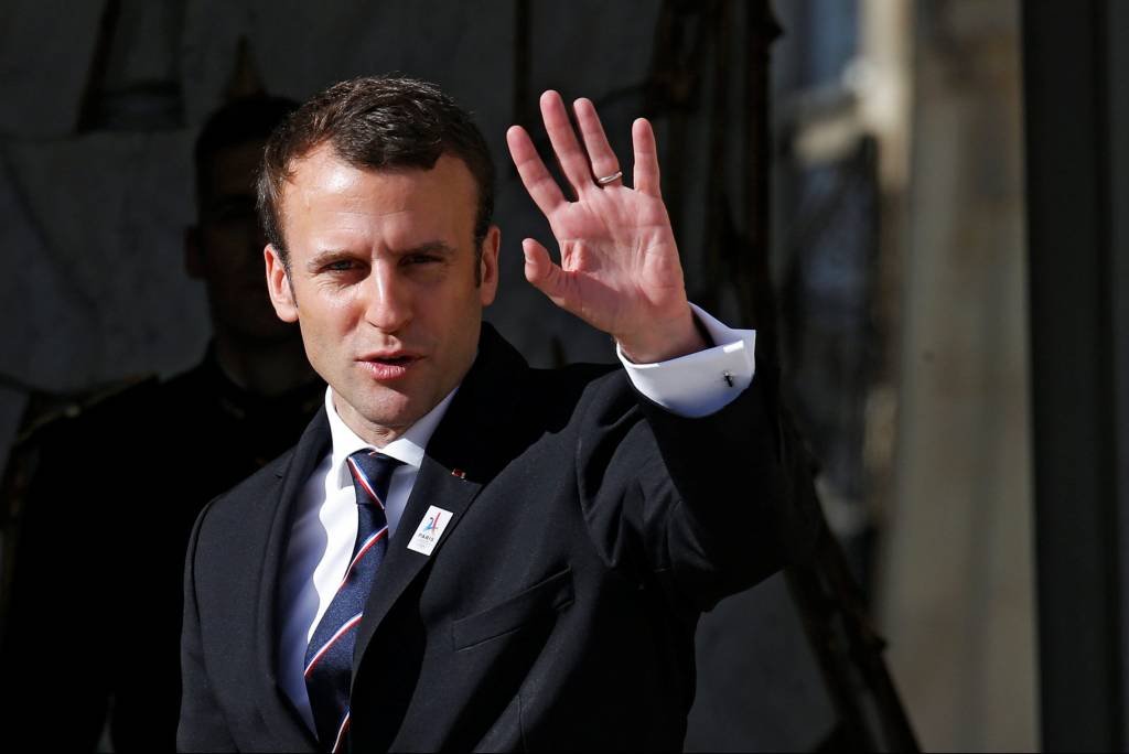 Anúncio da composição do governo da França é adiado para quarta