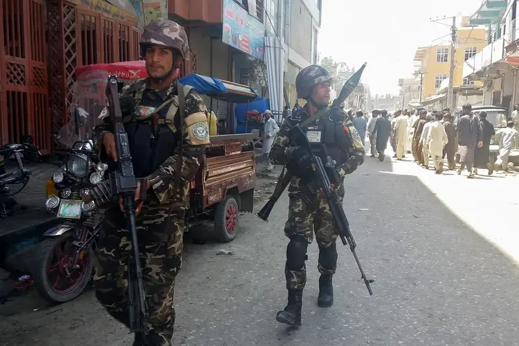 Afeganistão: emissora de TV "RTA" anunciou em um programa ao vivo que homens armados atacaram a sede em Jalalabad (Parwiz/Reuters)