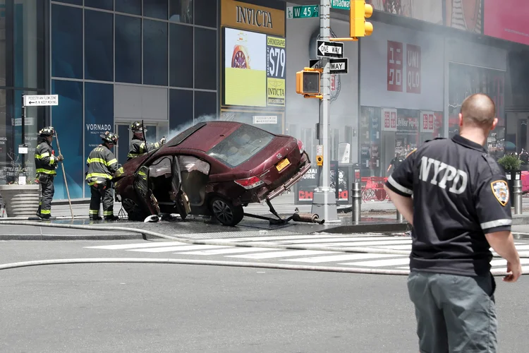 NY: aparentemente, o suposto responsável pelo acidente, de 26 anos de idade, tinha sua licença de conduzir suspensa (Mike Segar/Reuters)