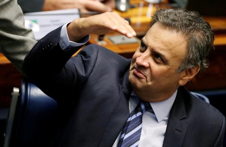 Aécio comemora decisão do Senado e diz que vai provar inocência