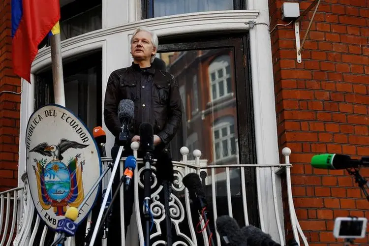 Assange: o possível "acordo" envolveria um perdão "ou algo similar" para Assange (Peter Nicholls/Reuters)