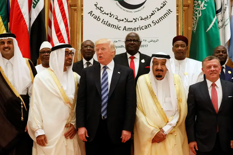 Trump em visita a Arábia Saudita: "Tão bom ver que a visita à Arábia Saudita com o Rei e 50 países já está compensando" (Jonathan Ernst/Reuters)