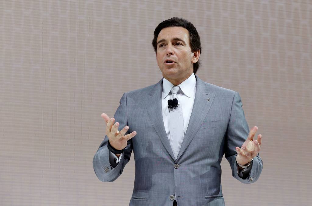 Ford demite o CEO Mark Fields e nomeia Jim Hackett para o cargo