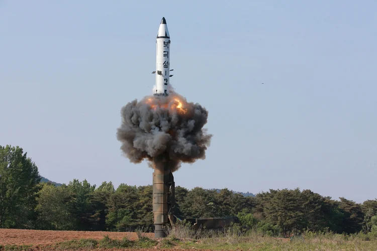 Coreia do Norte: Seul considera que o mencionado míssil é uma variante dos Scud soviéticos, um projétil de curto alcance com categoria entre 300 e 500 quilômetros (KCNA/Reuters)