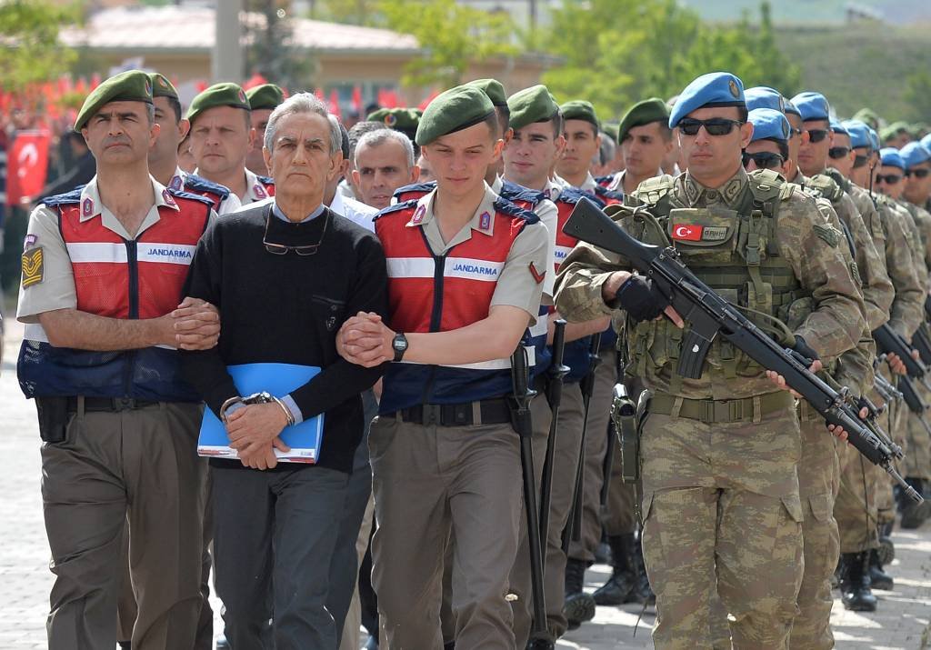 Ex-comandante militar nega envolvimento em golpe na Turquia