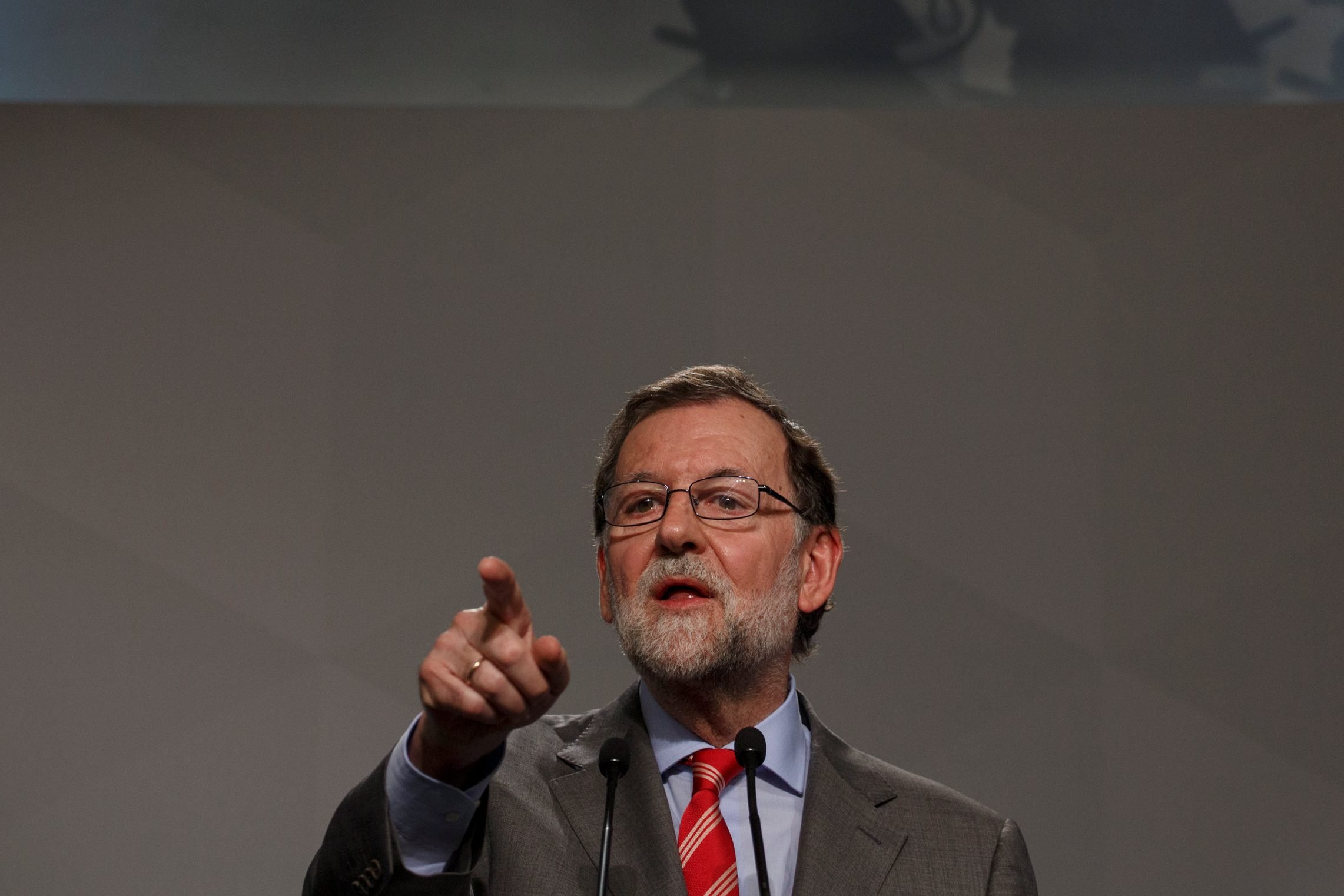 Rajoy acusa independentistas catalães de chantagear a Espanha
