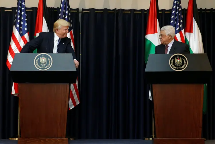 Encontro: o presidente não comentou a solução de dois Estados, defendida por Abbas (Jonathan Ernst/Reuters)